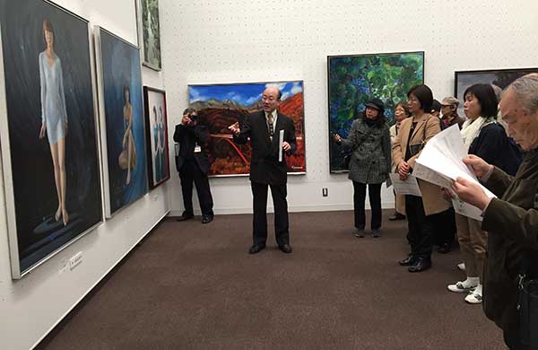 第65回記念光陽展・写真集・ギャラリートーク：多々羅義雄賞（竹花美智子会員）の作品解説風景