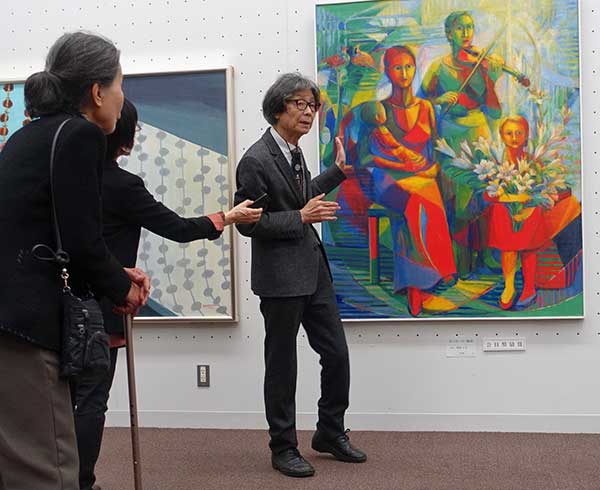第66回光陽展・写真集・ギャラリートーク：会員奨励賞（宮崎 トキ会員）の作品解説風景