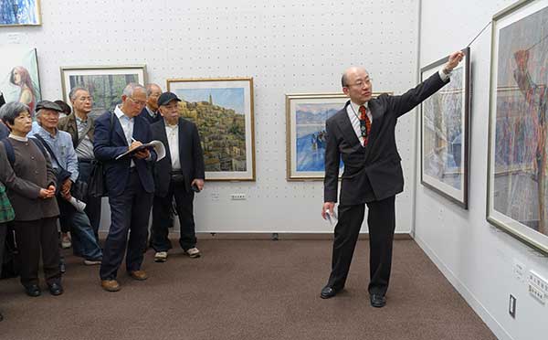 第67回光陽展・写真集・ギャラリートーク：新人奨励賞（間宮伊都子）の作品解説風景